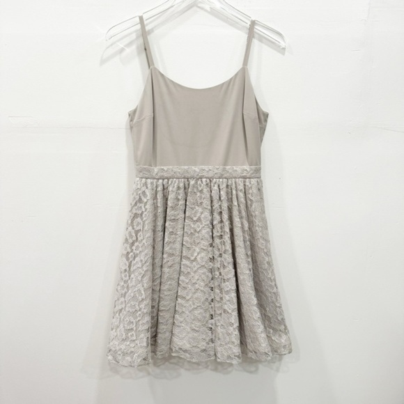 Alice And Olivia Silver Grey Babydoll Dress Spaghetti Strap Size 4 Metallic - Picture 1 of 7